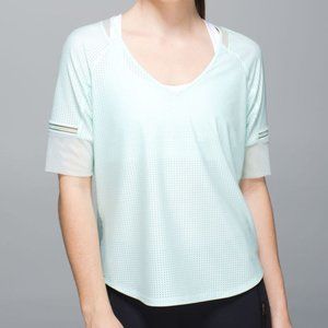 Lululemon VAR-CITY 1/2 Sleeve Vented Mesh Shirt V-Neck in White